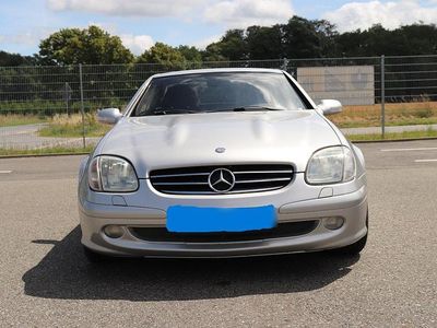 Silber Gebraucht 2003 Mercedes SLK200 Cabrio | 8.888 €