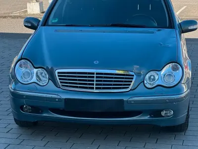 Second-hand Mercedes 200 136 CP (100 kW) 2003 Albastru Berlinǎ