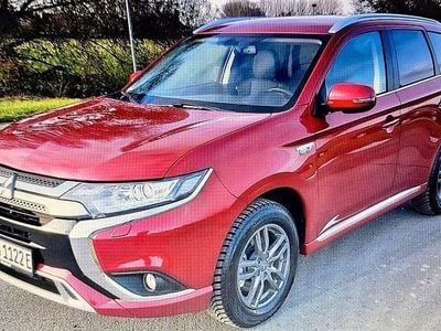 Usata Mitsubishi Outlander P-HEV Basis 224 CV (164 kW) 2020 Rosso SUV