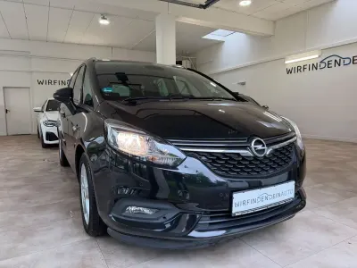 Gebraucht Opel Zafira Tourer Business Edition 131 PS (96 kW) 2017 Schwarz Van / Kleinbus