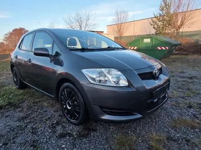 Gebraucht Toyota Auris 101 PS (74 kW) 2010 Grau Kleinwagen