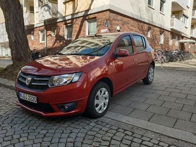 Gebraucht Dacia Sandero Lauréate 90 PS (66 kW) 2014 Rot Limousine