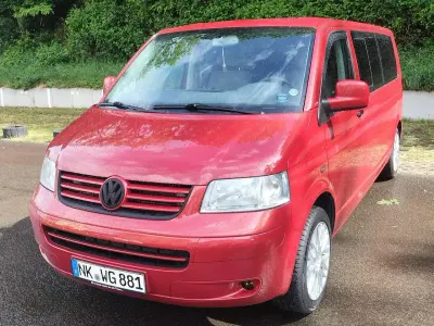 Gebraucht VW Caravelle 131 PS (96 kW) 2005 Rot Van