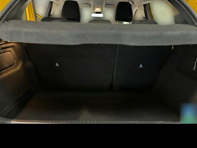 Gebraucht Peugeot e-208 Active 100 kW (136 PS) 2022 Gelb Kleinwagen