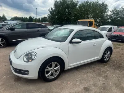 Gebraucht VW Beetle Design 105 PS (77 kW) 2013 Weiß Kleinwagen