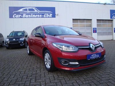 Gebraucht Renault Mégane III LIMITED 116 PS (85 kW) 2015 Rot Limousine