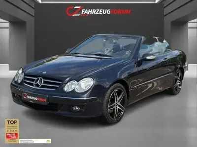 Gebraucht Mercedes CLK200 184 PS (135 kW) 2009 Schwarz Cabrio
