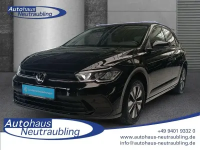 Gebraucht VW Polo Move 95 PS (69 kW) 2023 (schwarz) deep black perleffekt Kleinwagen