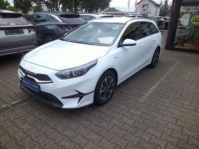 Nouă Kia Ceed Sportswagon Vision 140 CP (102 kW) 2025 Alb Break