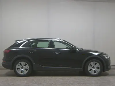 Usata Audi e-tron 300 kW (408 CV) 2020 Nero SUV