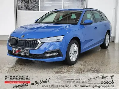 Używany Skoda Octavia Ambition 150 KM (110 kW) 2022 Niebieski Kombi