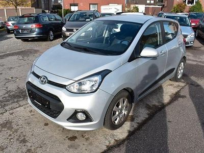 Gebraucht Hyundai i10 Style 87 PS (63 kW) 2016 Silber Kleinwagen