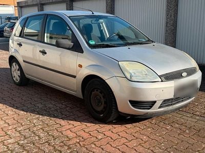 Second-hand Ford Fiesta 80 CP (58 kW) 2003 Gri Hatchback