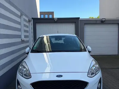 Gebraucht Ford Fiesta Cool & Connect 71 PS (52 kW) 2018 Weiß Kleinwagen