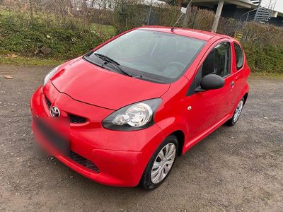 Gebraucht Toyota Aygo 68 PS (50 kW) 2009 Rot Kleinwagen