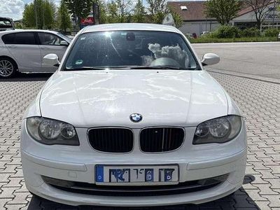 Begagnad BMW 116 M Sport 122 HK (89 kW) 2008 Vit Halvkombi