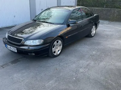 Gebraucht Opel Omega 218 PS (160 kW) 2000 Schwarz Limousine