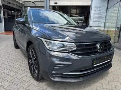 Gebraucht VW Tiguan Move 150 PS (110 kW) 2024 Grau SUV