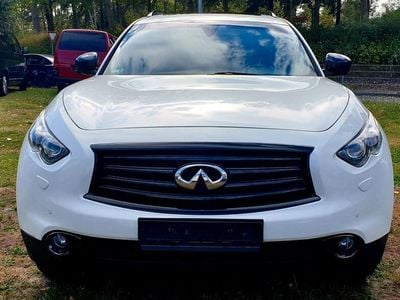 Infiniti QX70