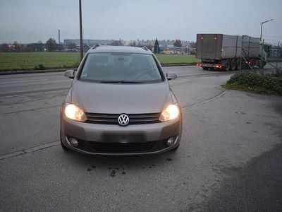 Braun Gebraucht 2010 VW Golf Kombi | 5.900 €