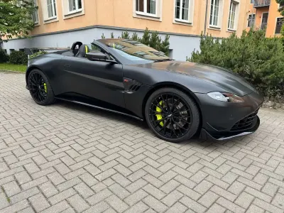 Second-hand Aston Martin V8 534 CP (392 kW) 2022 Negru Coupe