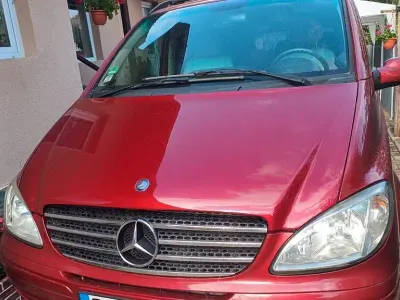 Gebraucht Mercedes Viano 150 PS (110 kW) 2009 Rot Van / Kleinbus
