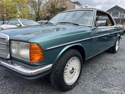 Brugt Mercedes 230 SE 114 HK (83 kW) 1982 Grøn