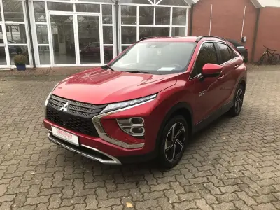 Gebraucht Mitsubishi Eclipse Cross Plus 98 PS (72 kW) 2022 Dynamik rot (d) SUV