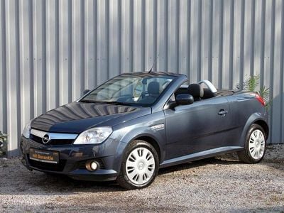 Usata Opel Tigra Cosmo 90 CV (66 kW) 2009 Blu Cabrio