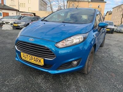 Używany Ford Fiesta 101 KM (74 kW) 2013 Niebieski Sedan/Limuzyna