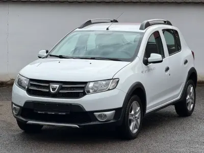 Gebraucht Dacia Sandero Prestige 90 PS (66 kW) 2015 Weiß SUV