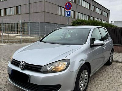 Gebraucht VW Golf VI 105 PS (77 kW) 2010 Silber Kleinwagen