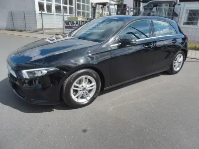 Gebraucht Mercedes A200 163 PS (119 kW) 2020 Schwarz Limousine