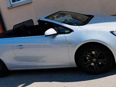 Second-hand Opel Cascada Edition 170 CP (125 kW) 2013 Argintiu Cabrio