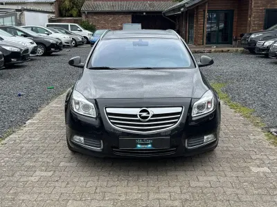 Gebraucht Opel Insignia Sport 160 PS (117 kW) 2013 Schwarz Kombi