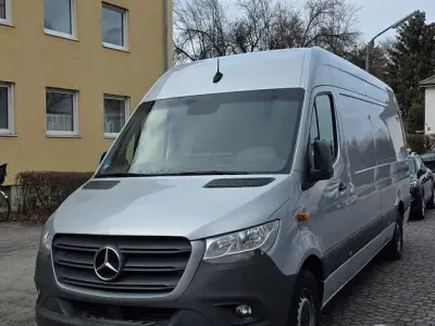 Używany Mercedes Sprinter 163 KM (119 kW) 2020 Srebrny Van