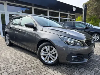 Gebraucht Peugeot 308 131 PS (96 kW) 2019 Grau Limousine