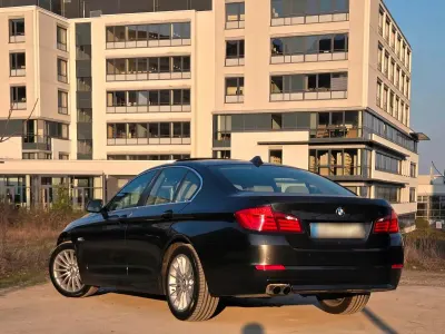 Gebraucht BMW 523 2010 Grau Limousine
