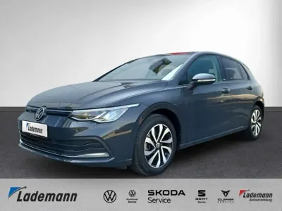 Używany VW Golf VIII Active 150 KM (110 kW) 2022 Szary Sedan/Limuzyna