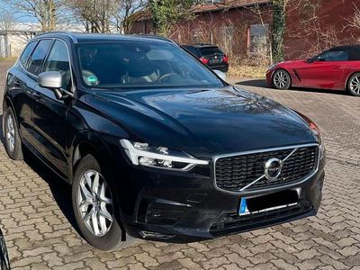 Second-hand Volvo XC60 R-Design 190 CP (139 kW) 2018 Negru SUV