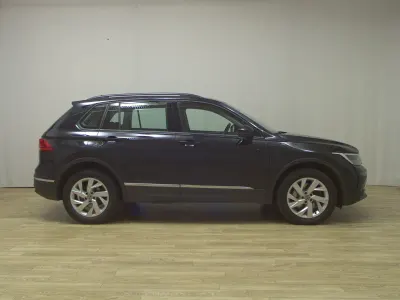 Second-hand VW Tiguan Life 200 CP (147 kW) 2022 Negru SUV