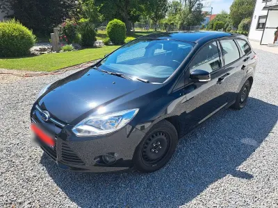 Usado Ford Focus Trend+ 116 CV (85 kW) 2014 Negro Familiar