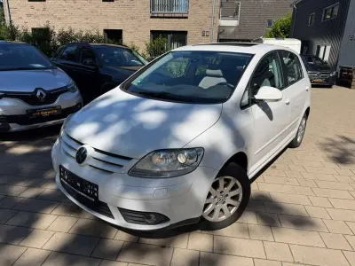 Gebraucht VW Golf IV Comfortline 116 PS (85 kW) 2005 Candyweiß Kleinwagen