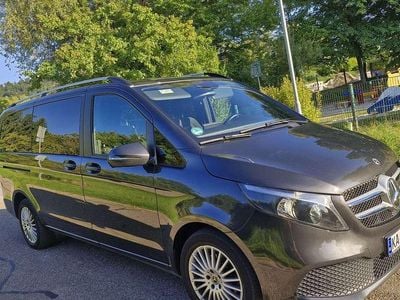 Mercedes V220