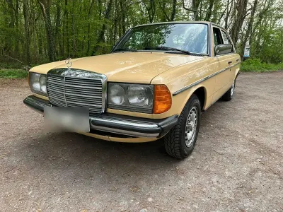 Gebraucht Mercedes E230 136 PS (100 kW) 1984 Gelb Limousine
