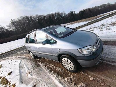 Silber Gebraucht 2003 Opel Zafira Van / Kleinbus | 1.880 €