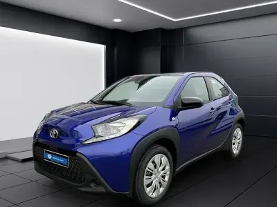 Neu Toyota Aygo X Business Edition 72 PS (52 kW) 2025 Grau SUV