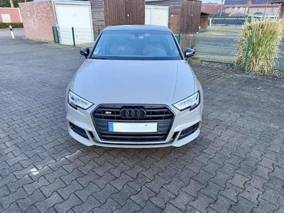Grau Gebraucht 2020 Audi S3 Exclusive Limousine | 31.500 € (Fairer Preis)