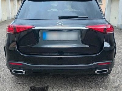 Second-hand Mercedes GLE400 AMG line 330 CP (242 kW) 2023 Negru SUV