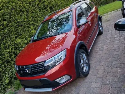 Gebraucht Dacia Logan MCV Stepway 90 PS (66 kW) 2019 Rot Limousine